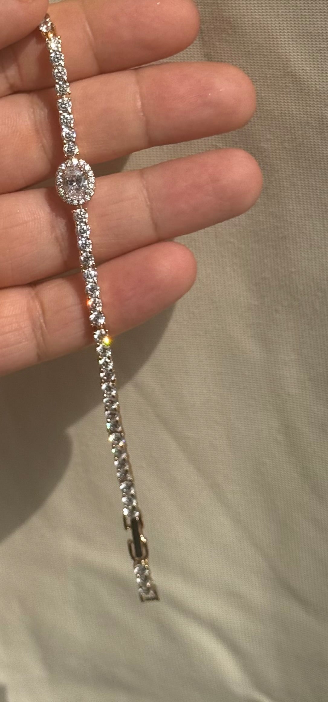 Elegant Tennisarmbånd med Oval Zirkonia