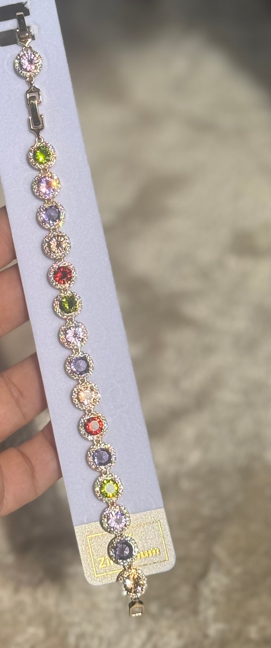 Armbånd med farvede runde zirkonia ✨