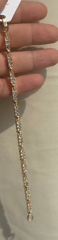 Elegant Zirkonia Armbånd i Guldfarvet Design