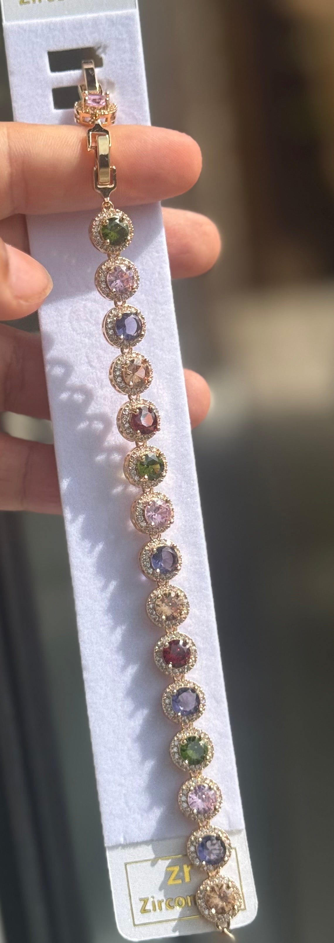 Armbånd med farvede runde zirkonia ✨